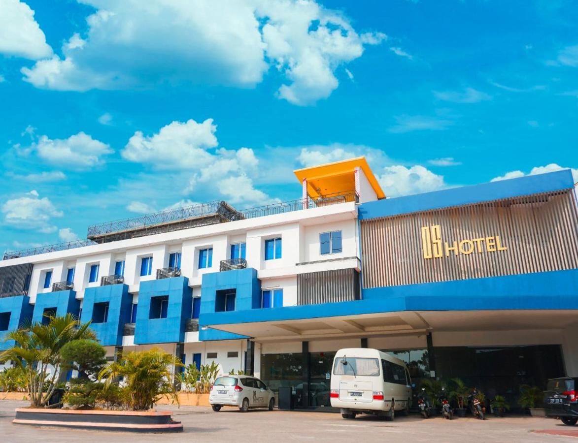Os Hotel Tanjung Uncang Sagulung Exterior foto