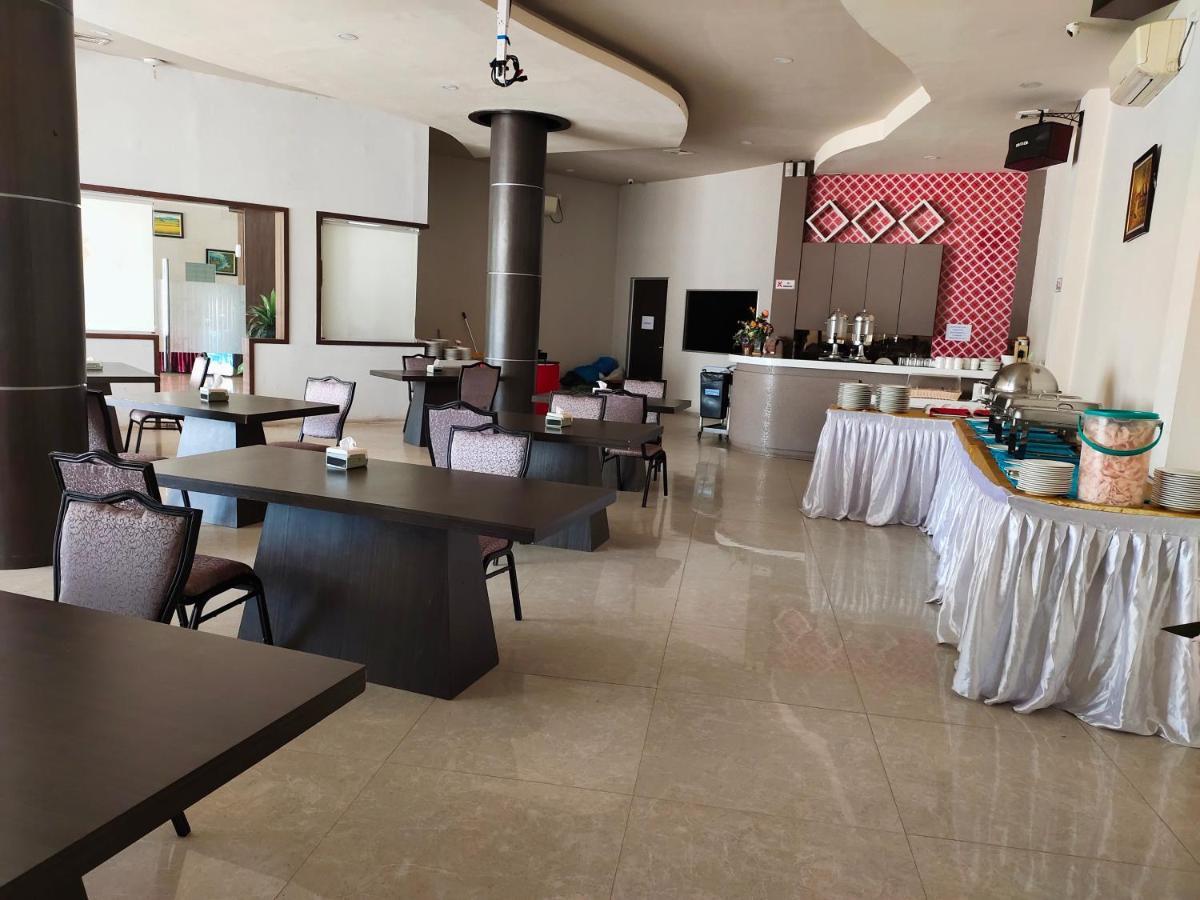 Os Hotel Tanjung Uncang Sagulung Exterior foto